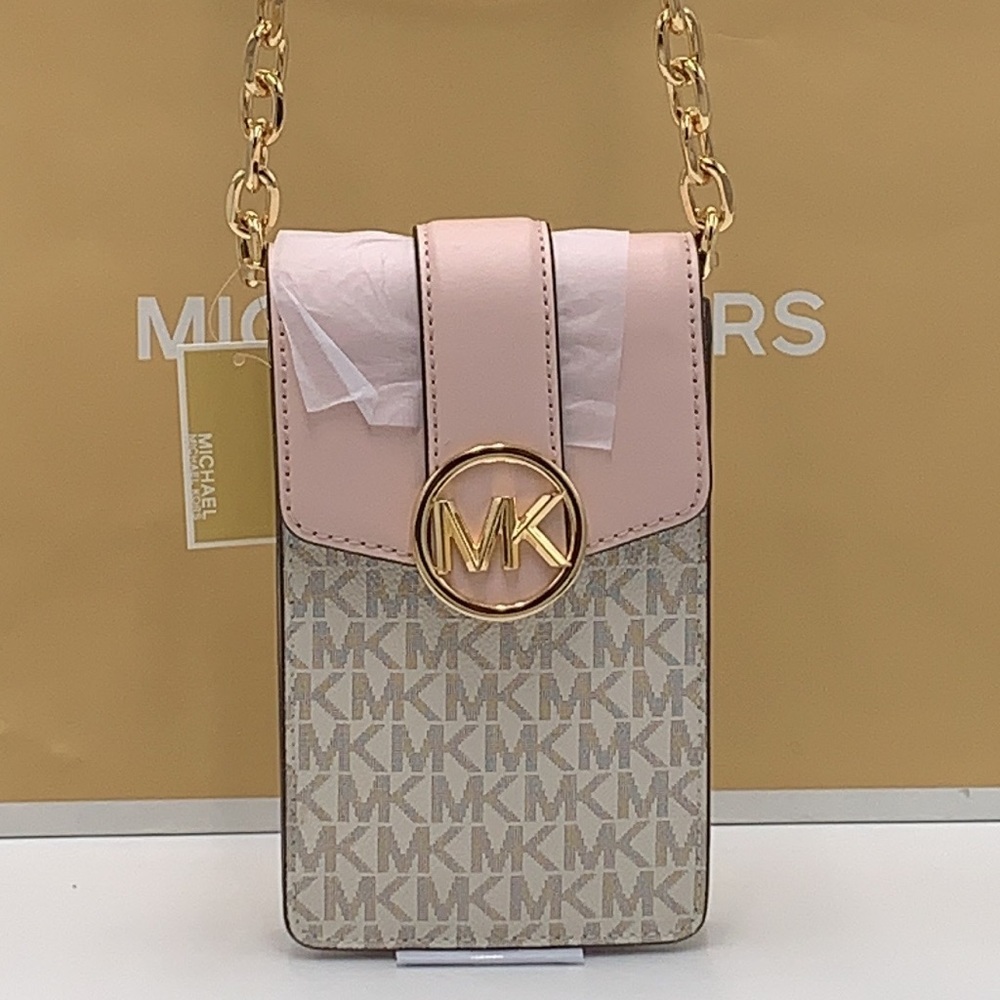 Michael Kors Carmen Small Logo
Smartphone Crossbody VANILLA/ Pink signature - Picture 6 of 15